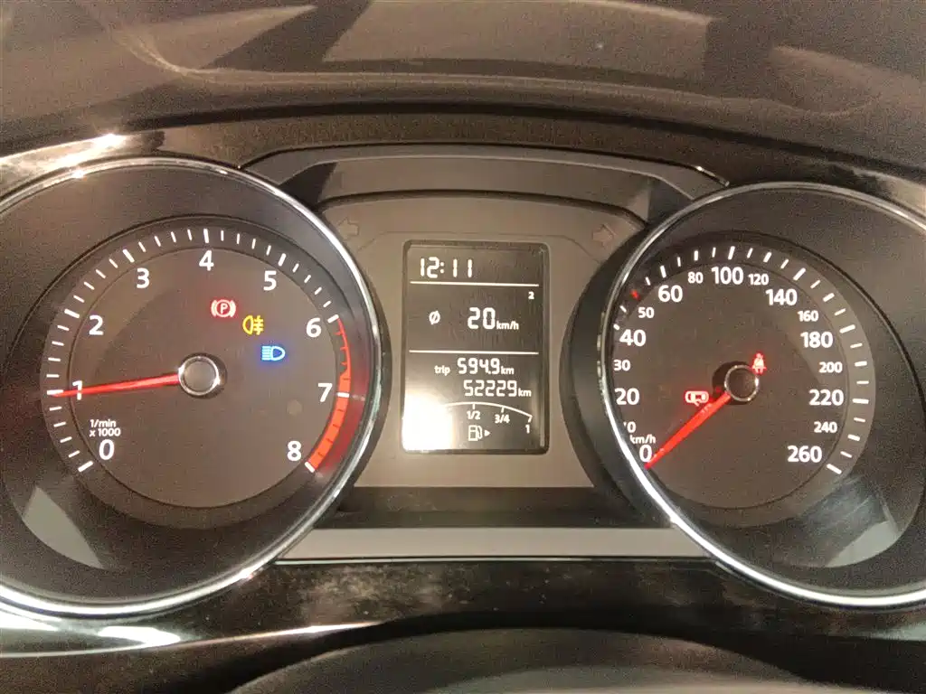 Volkswagen Sagitar 2018 1.6L Manual Comfort фото 12