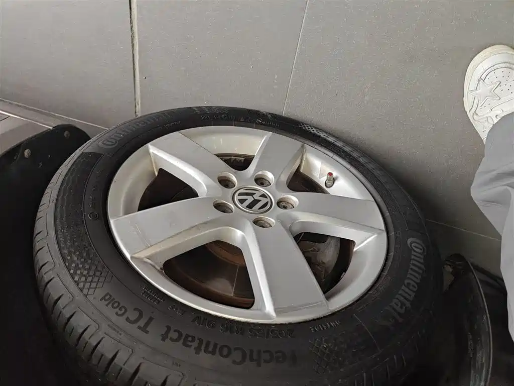 Volkswagen Touran 2013 1.4T DSG Comfort 5-seater фото 23