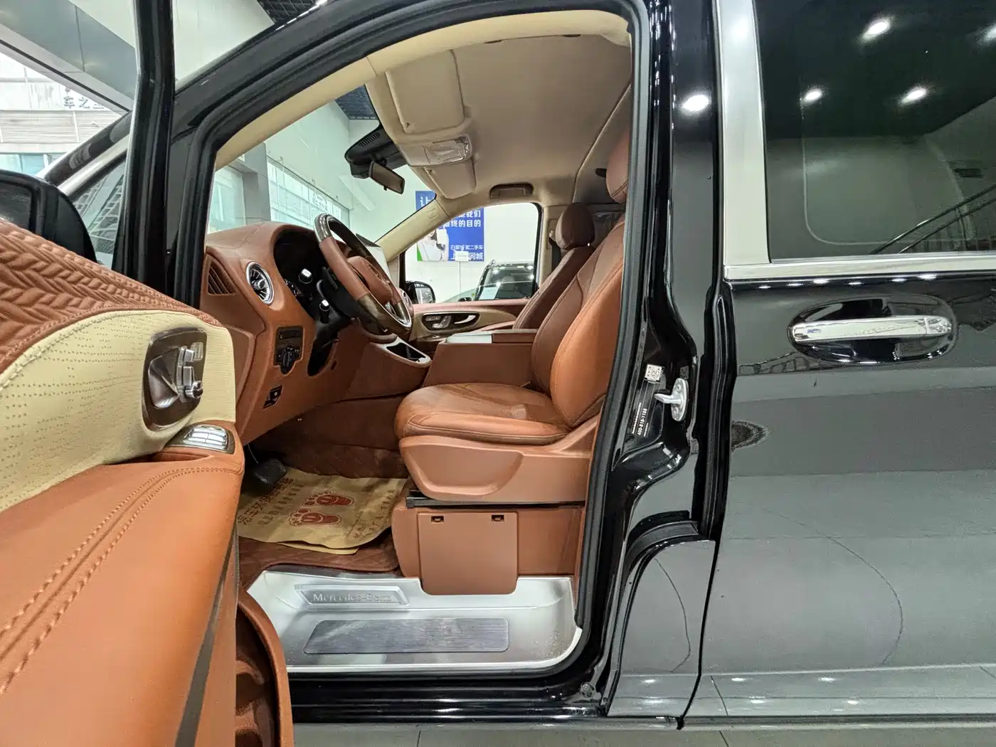 Mercedes-Benz Vito 2021 2.0T Business Edition 7-seater фото 7