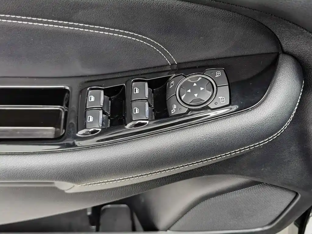 Photo 9 - Ford Edge