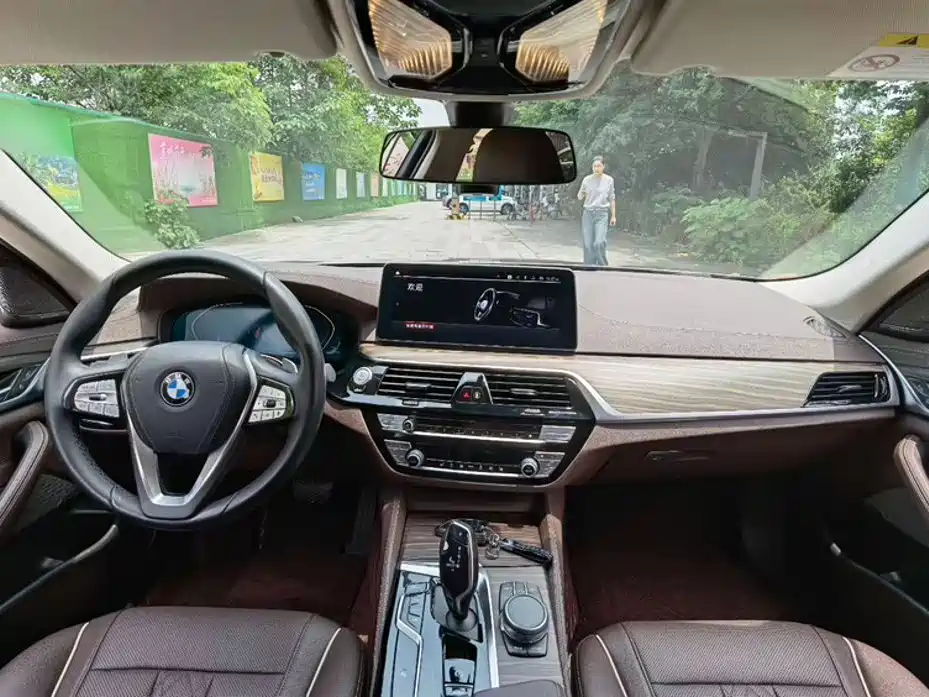 BMW 5-SERIES