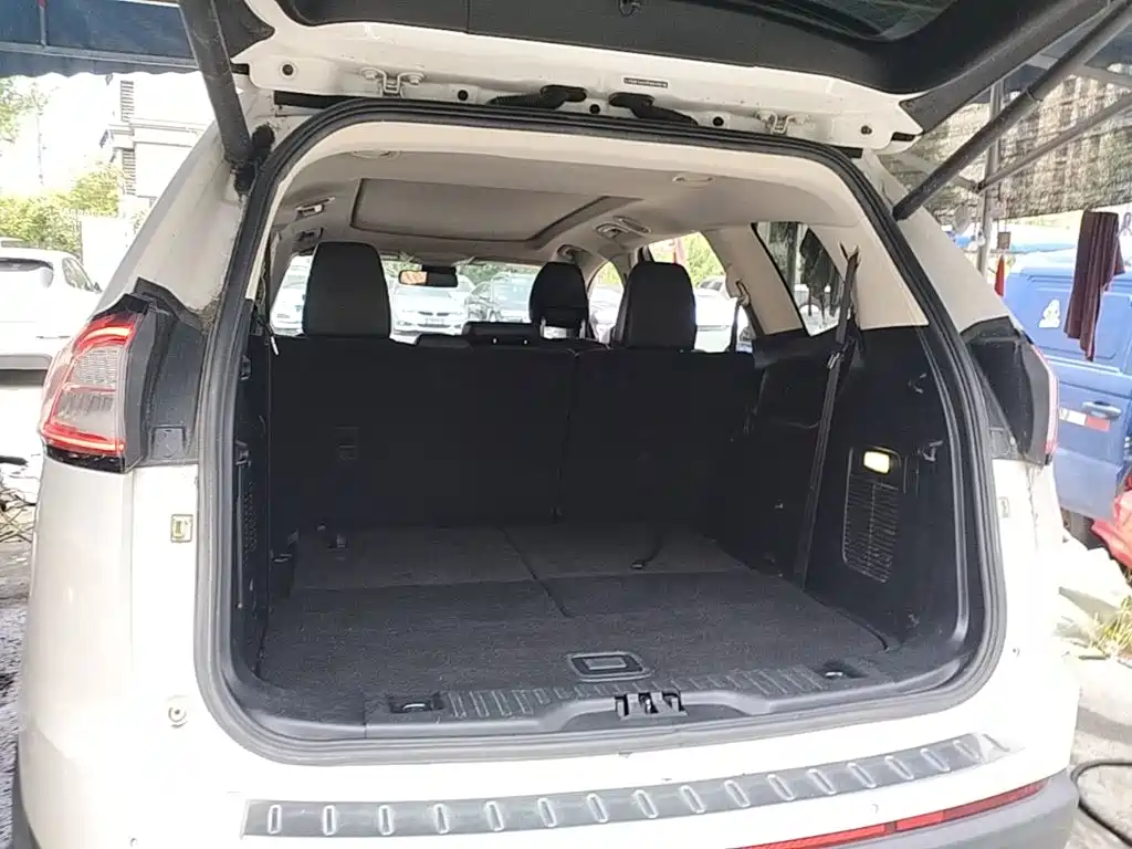 Photo 19 - Ford Edge