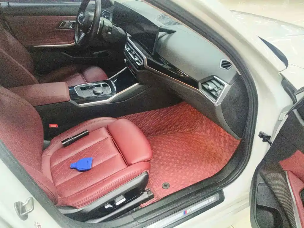 Photo 13 - BMW 3 Series