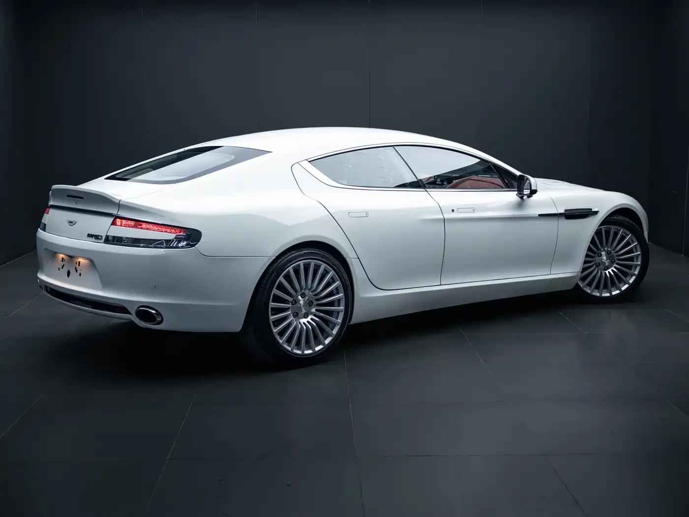 Фото 7 - Aston Martin Rapide