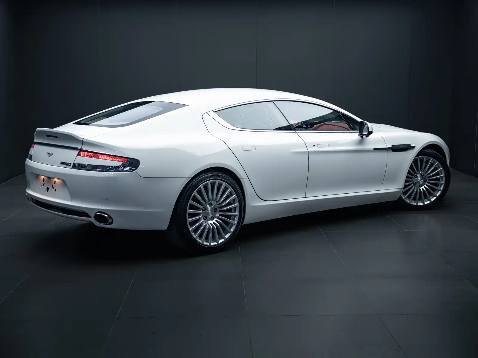 Фото 7 - Aston Martin Rapide