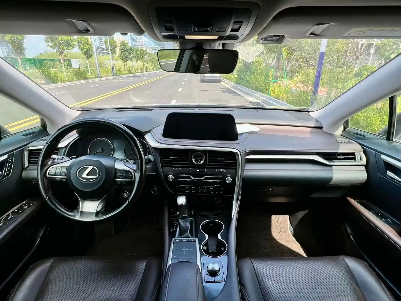 Фото 8 - Lexus RX