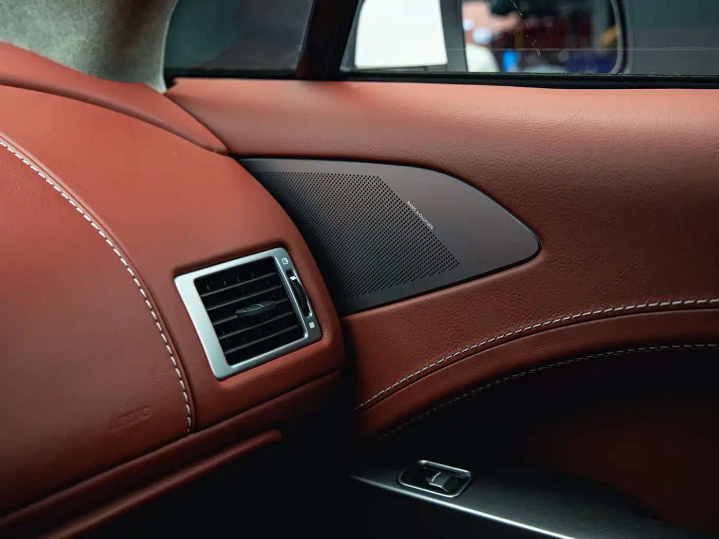 Фото 20 - Aston Martin Rapide