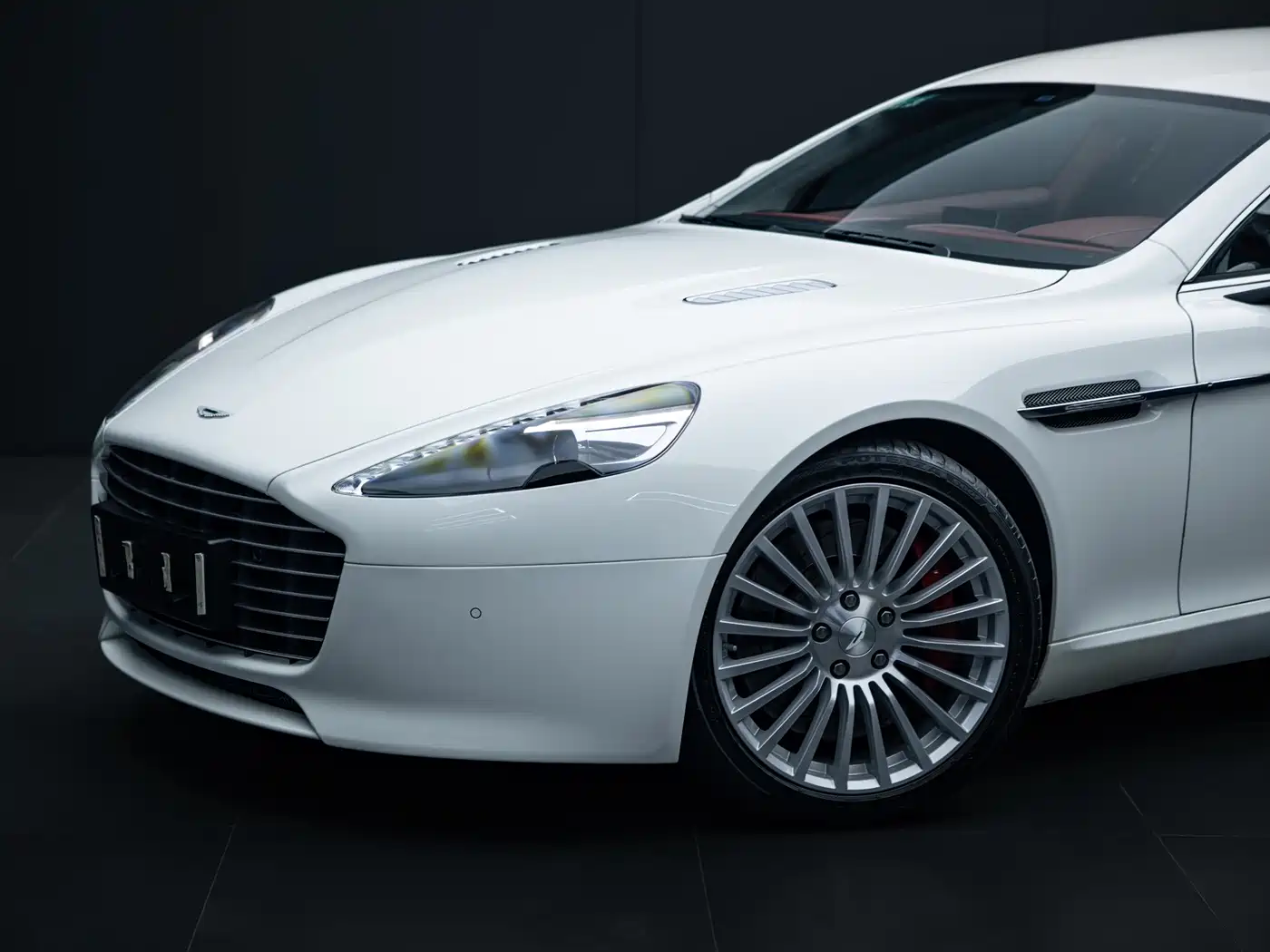 Фото 37 - Aston Martin Rapide