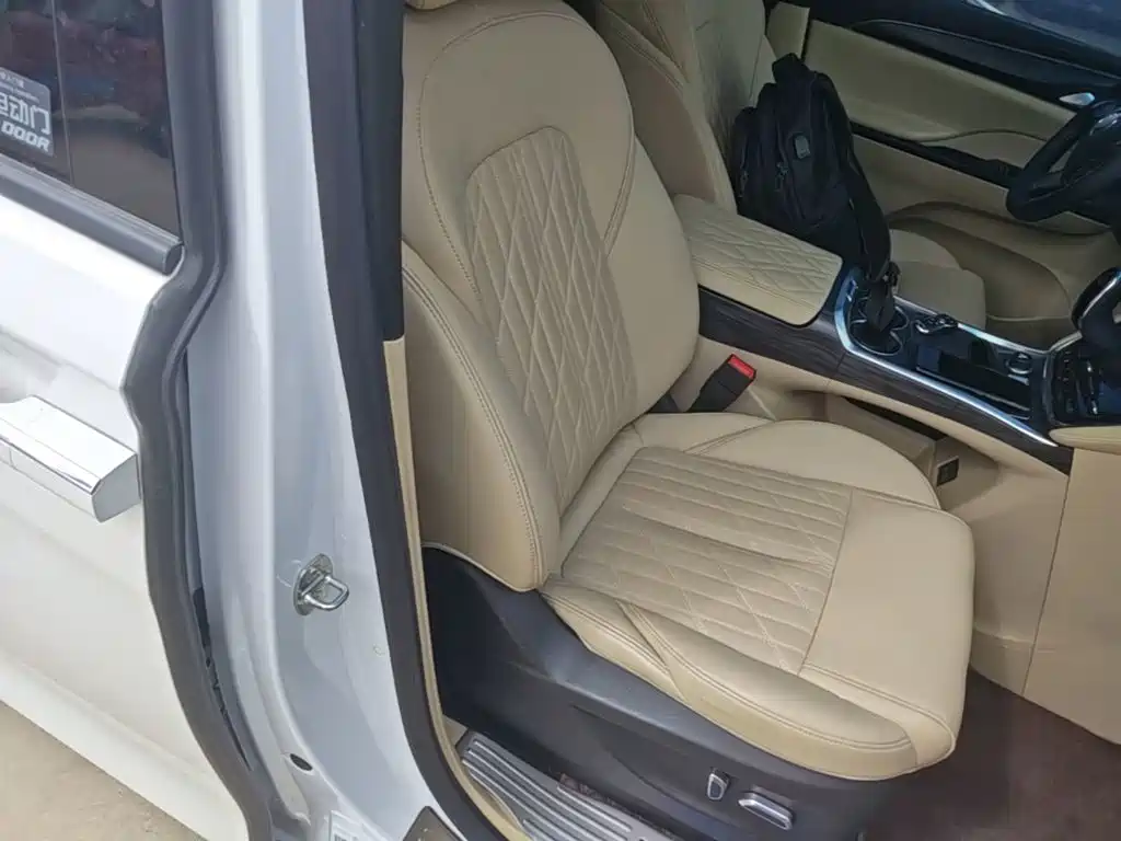 Фото 25 - Buick GL8
