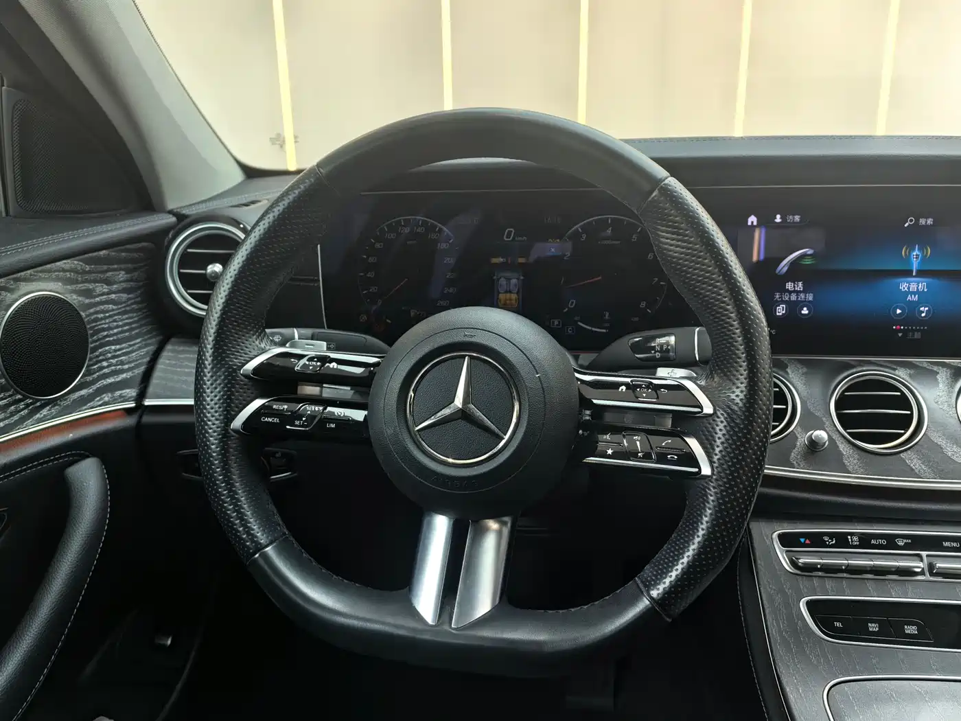 Mercedes-Benz E-Class 2023 E 300 L Sport Fashion фото 9