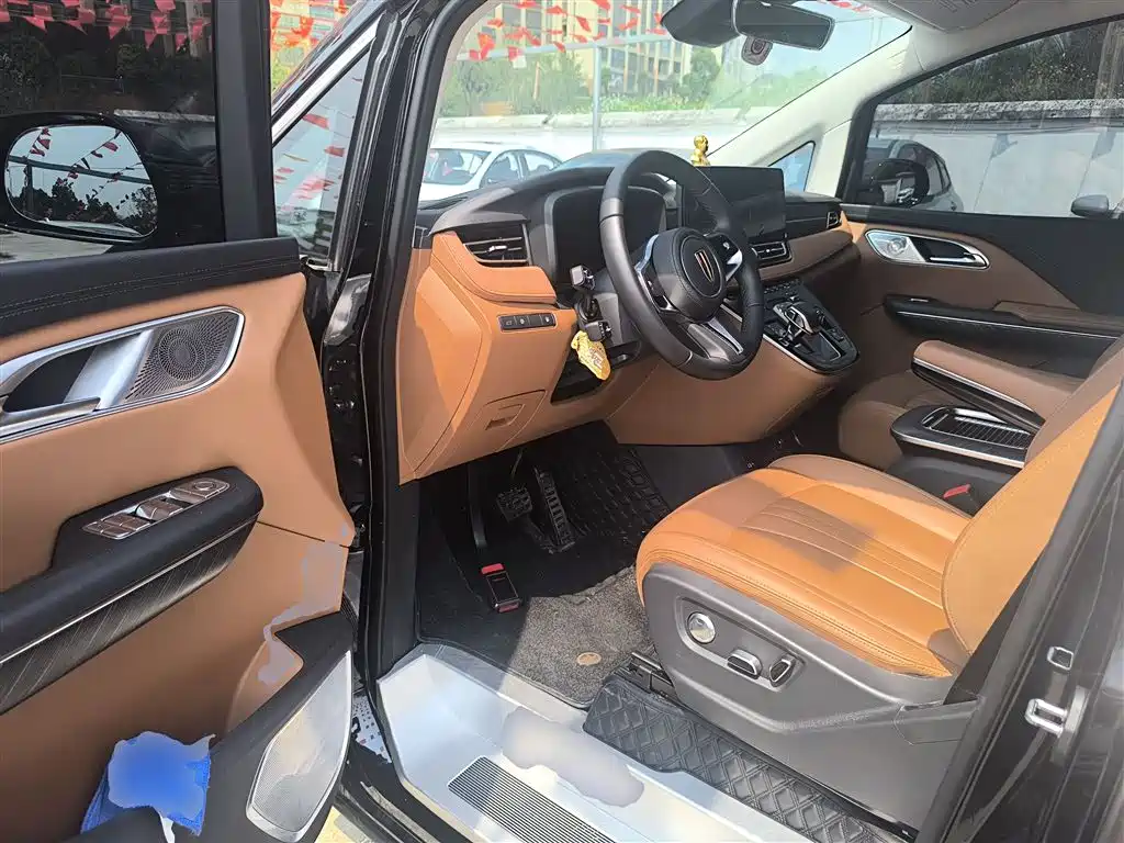 Hongqi HQ9 PHEV 2024 Model 2.0T AWD Business Edition фото 16