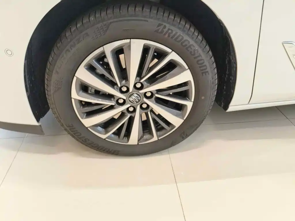 Фото 7 - Buick GL8
