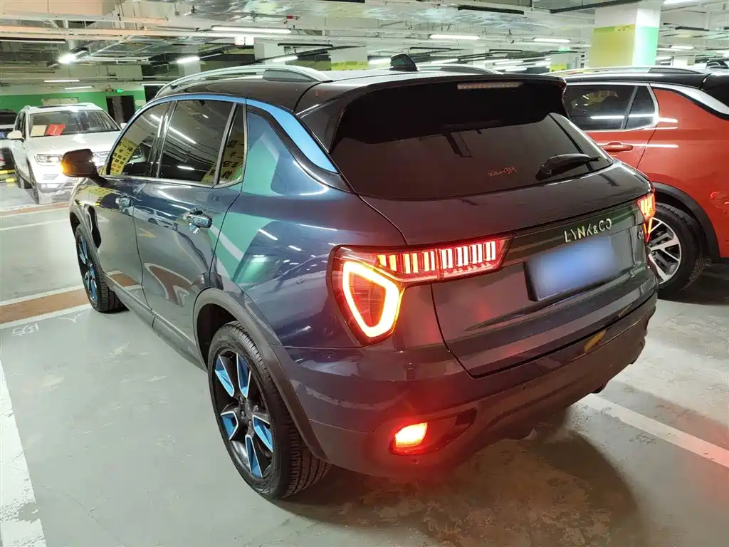 Lynk & Co 01 2017 2.0T 2WD Pro Shine Edition фото 23