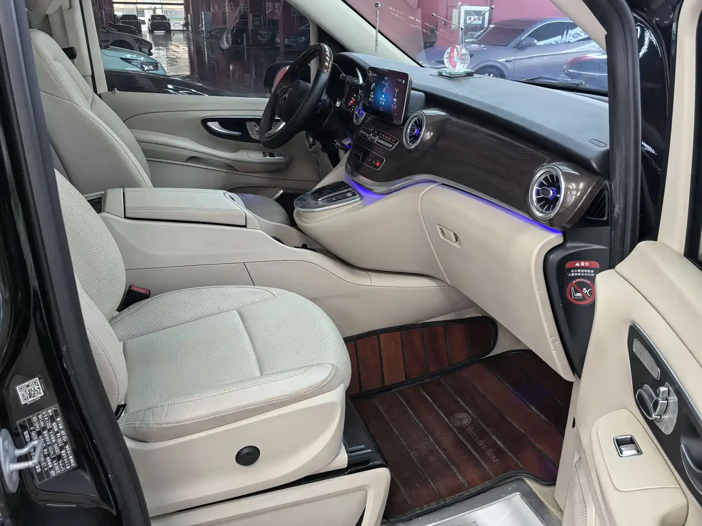 MERCEDES-BENZ V CLASS