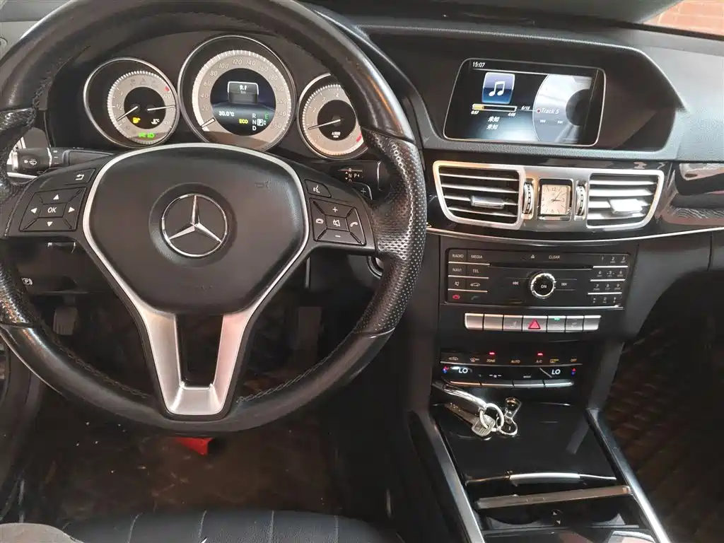 Mercedes-Benz E-Class 2015 Facelift E 260 L Sport фото 6