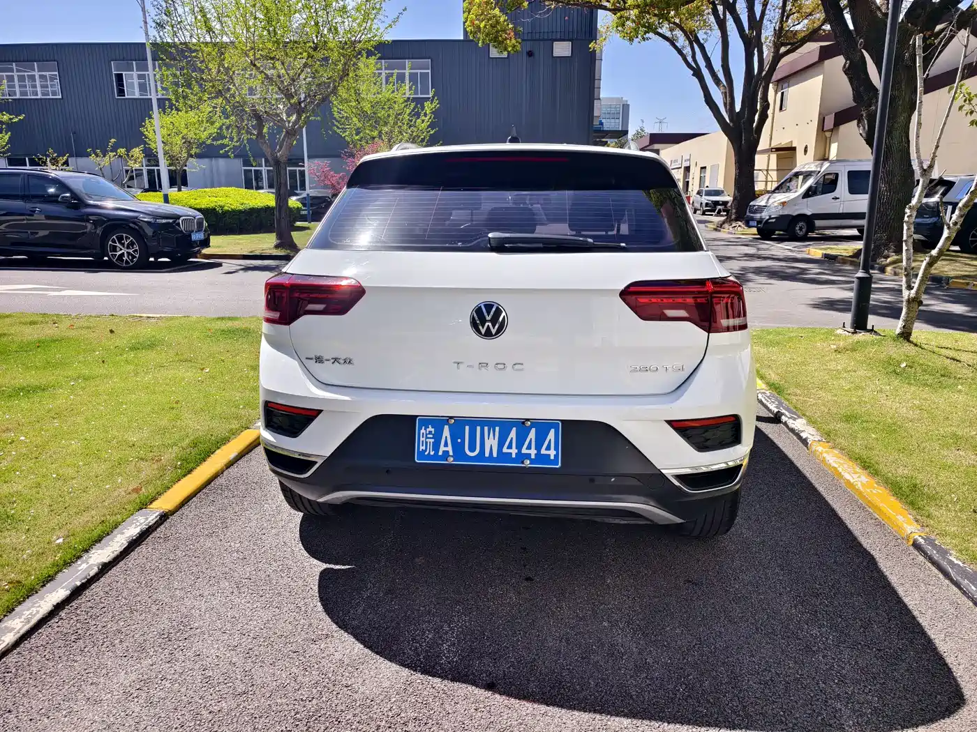 Volkswagen T-ROC 2022 280TSI DSG 2WD Comfort PLUS фото 8