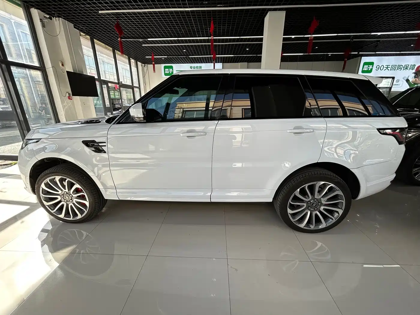 Land Rover Range Rover Sport 2014 5.0 SC V8 Dynamic Genesis Edition фото 4