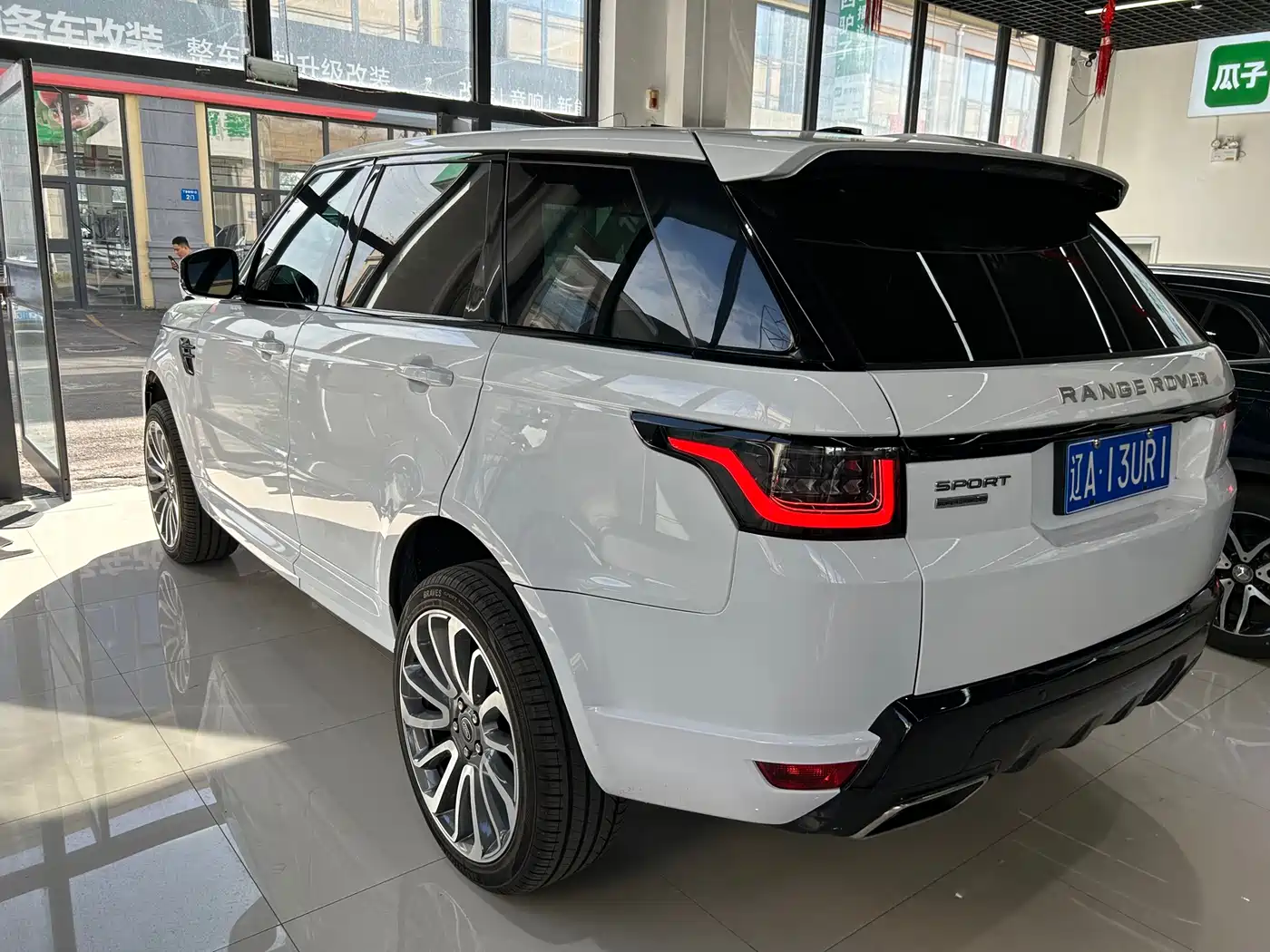 Land Rover Range Rover Sport 2014 5.0 SC V8 Dynamic Genesis Edition фото 7