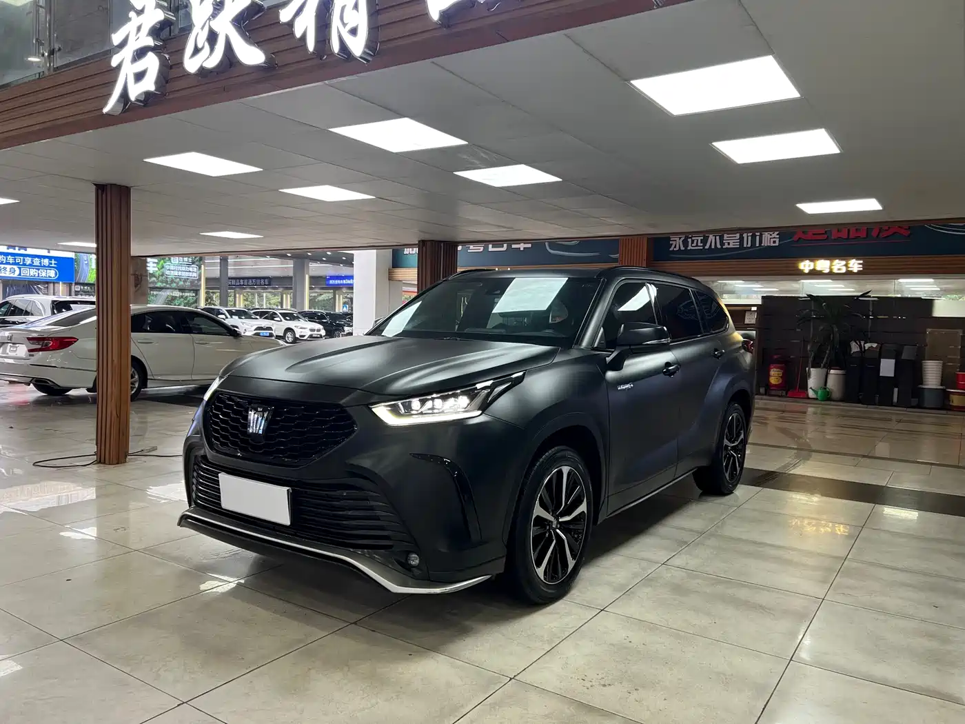Toyota Crown Kluger 2023 2.5L HEV AWD Luxury Edition