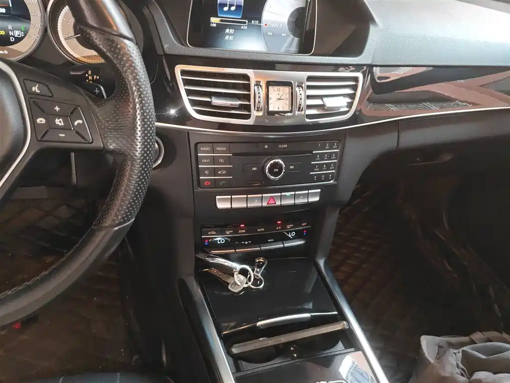 Mercedes-Benz E-Class 2015 Facelift E 260 L Sport фото 9
