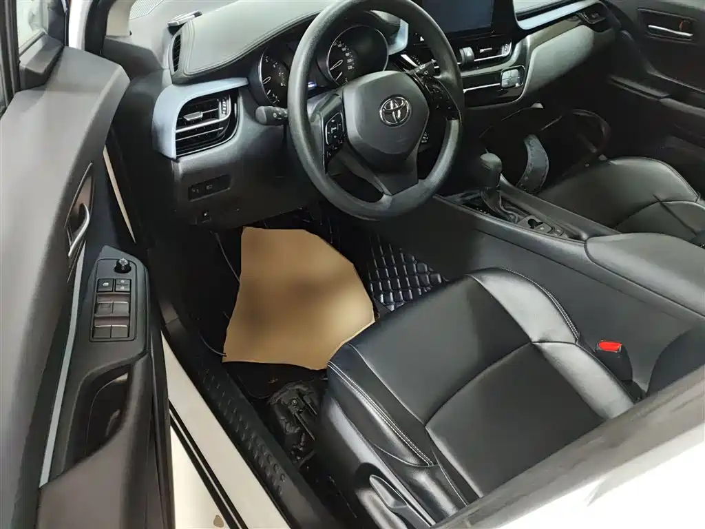 Toyota IZOA 2021 2.0L Yixiang Edition фото 16