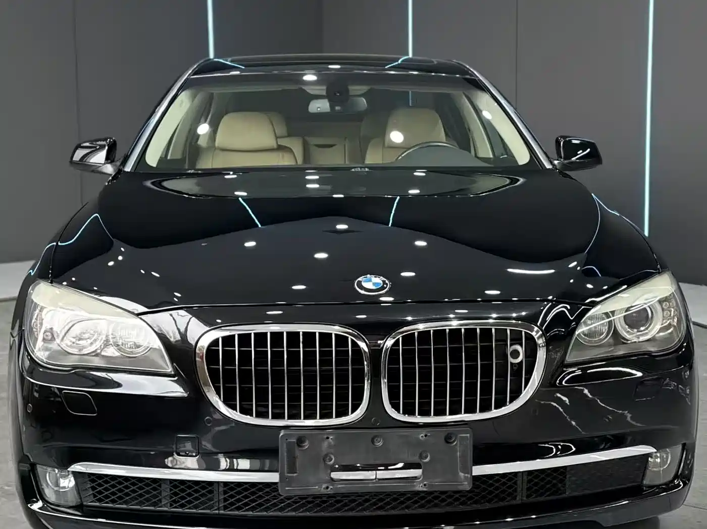 BMW 7 Series 2009 Model 740Li Leading Edition фото 2
