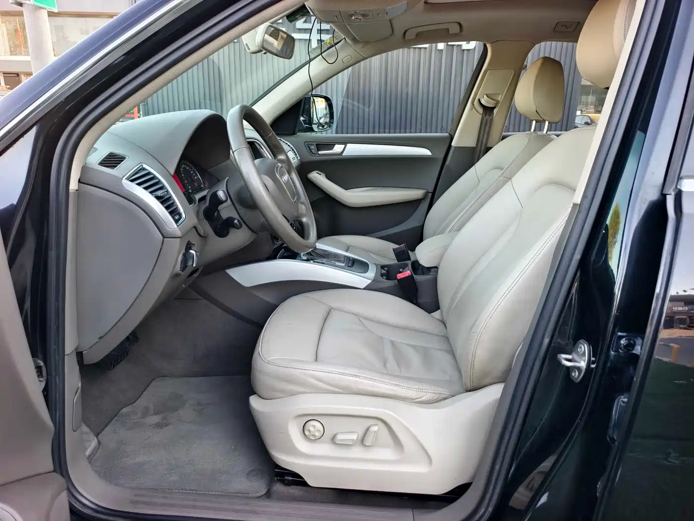 Audi Q5 2010 2.0TFSI Technology фото 9