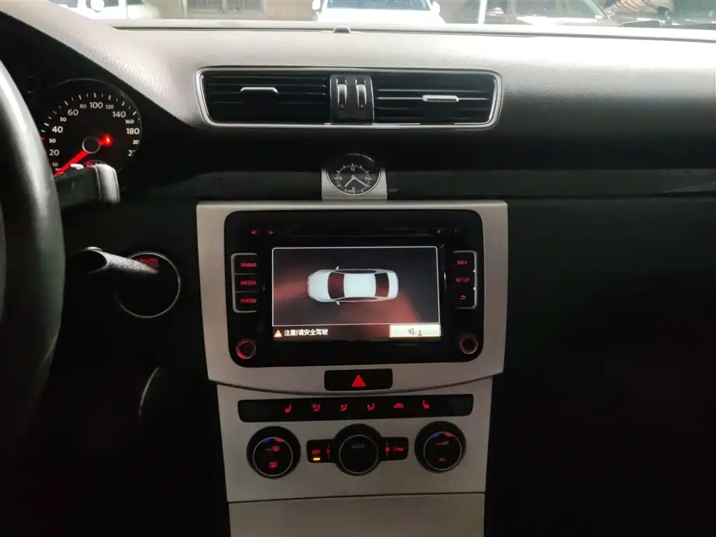 Volkswagen Magotan 2016 1.8TSI Smart Luxury фото 5