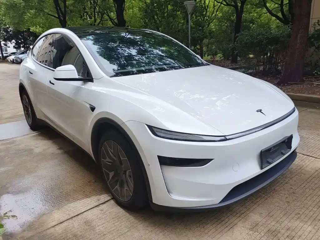 Tesla Model Y L 2026 2025 Facelift Long Range AWD