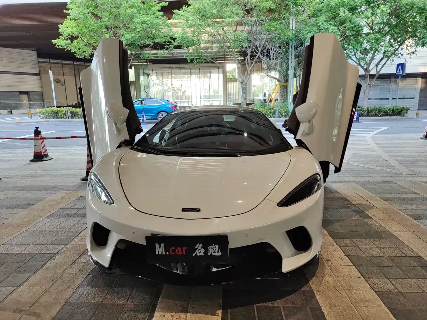 MCLAREN GT