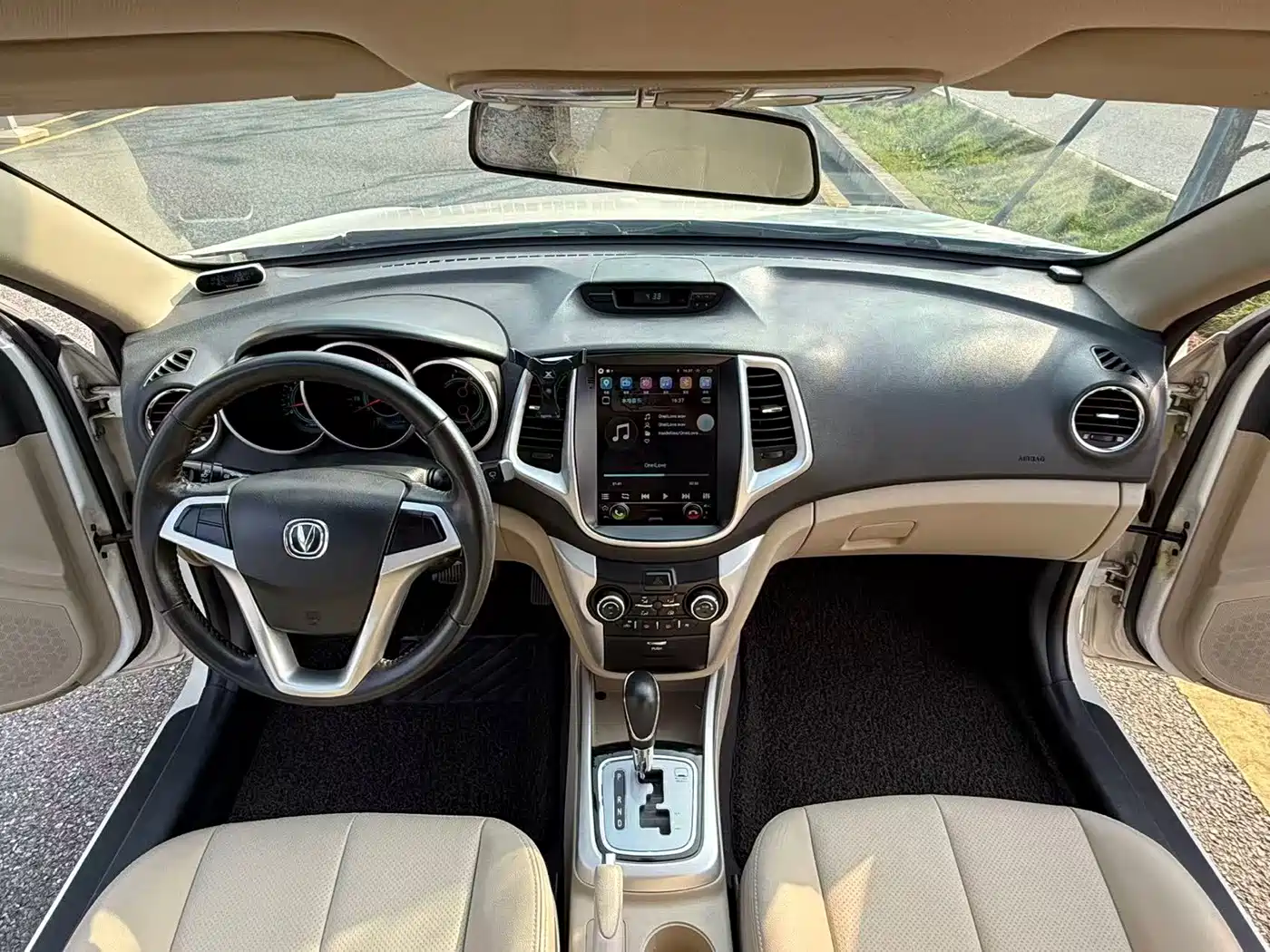 Фото 6 - Changan Eado