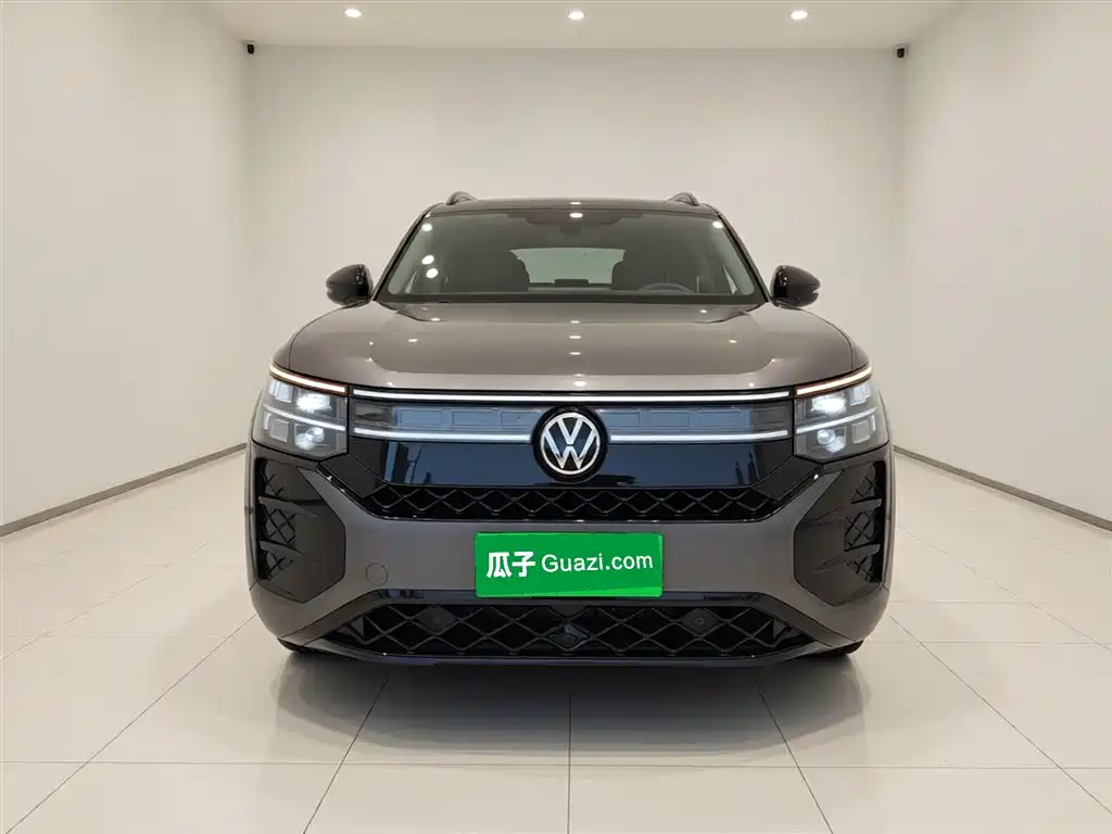 Volkswagen Teramont 2025 Teramont Pro 450TSI 4WD Summit Edition фото 3