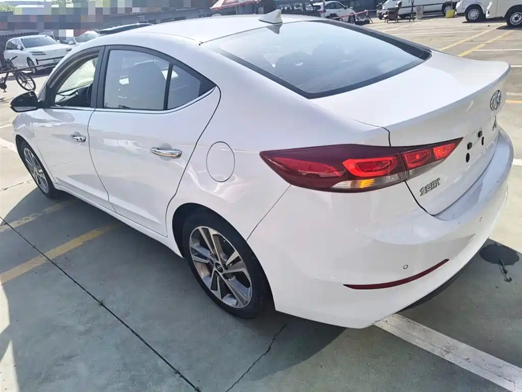 Hyundai Elantra 2016 1.6L Auto ZhiXuan Flagship фото 23