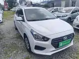 Photo 4 - Hyundai Verna