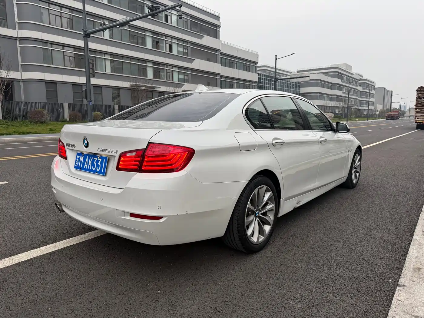 BMW 5 Series 2017 525Li Leading Edition фото 6