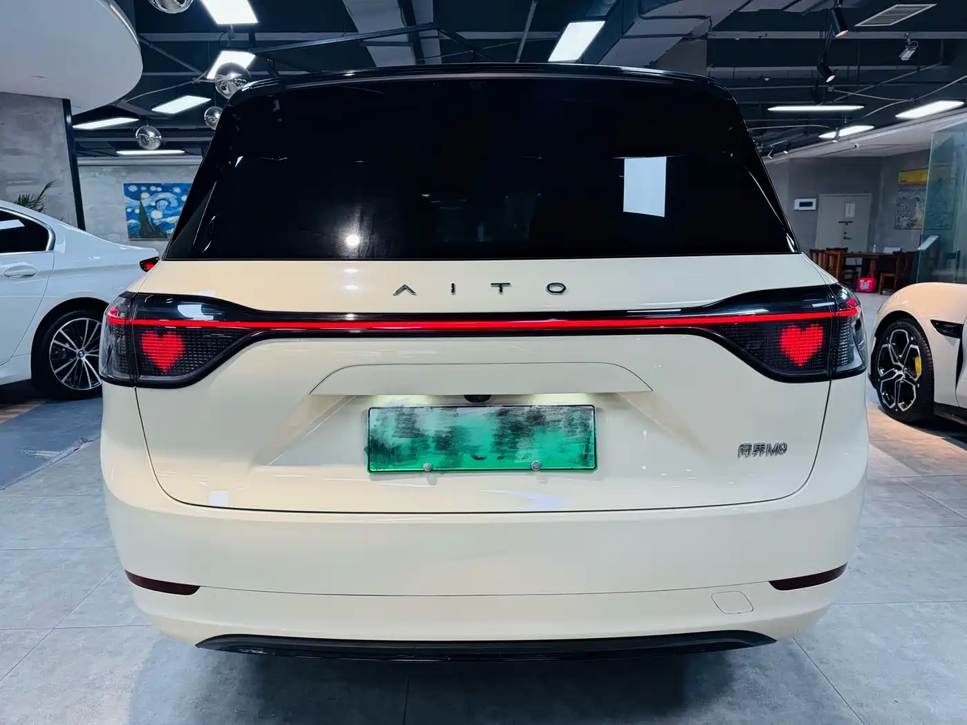 AITO Wenjie AITO M9 2024 Extended Range Ultra 42kWh 6-Seater фото 4