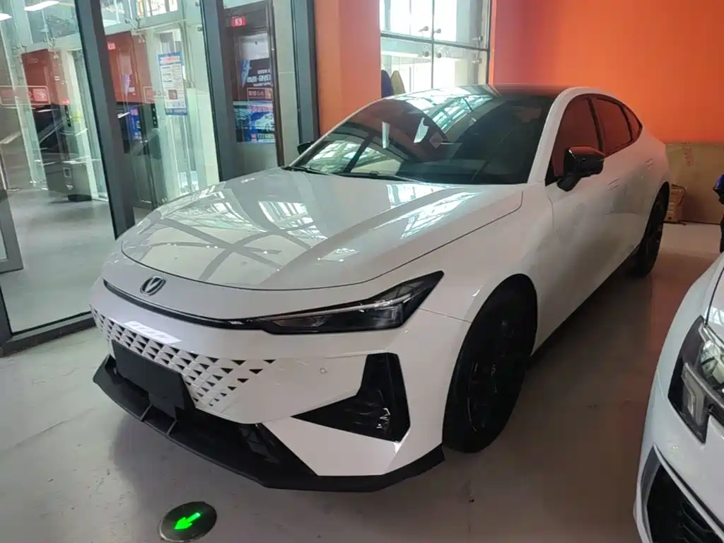 Changan UNI-V 2024 1.5T Deluxe