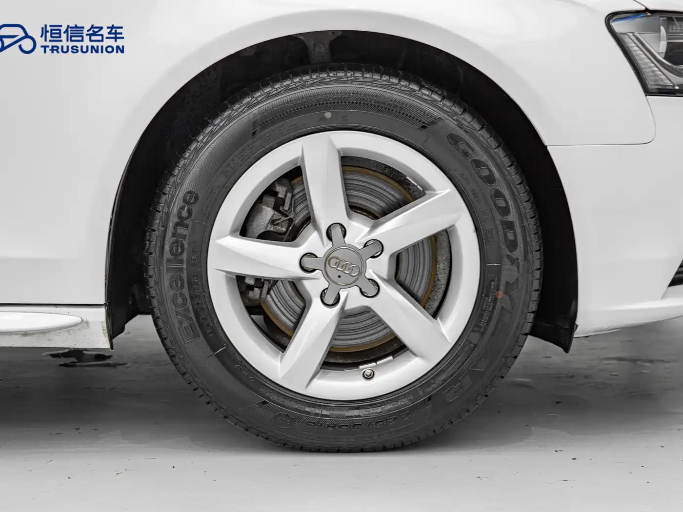 Audi A4L 2013 35 TFSI Automatic Standard фото 11