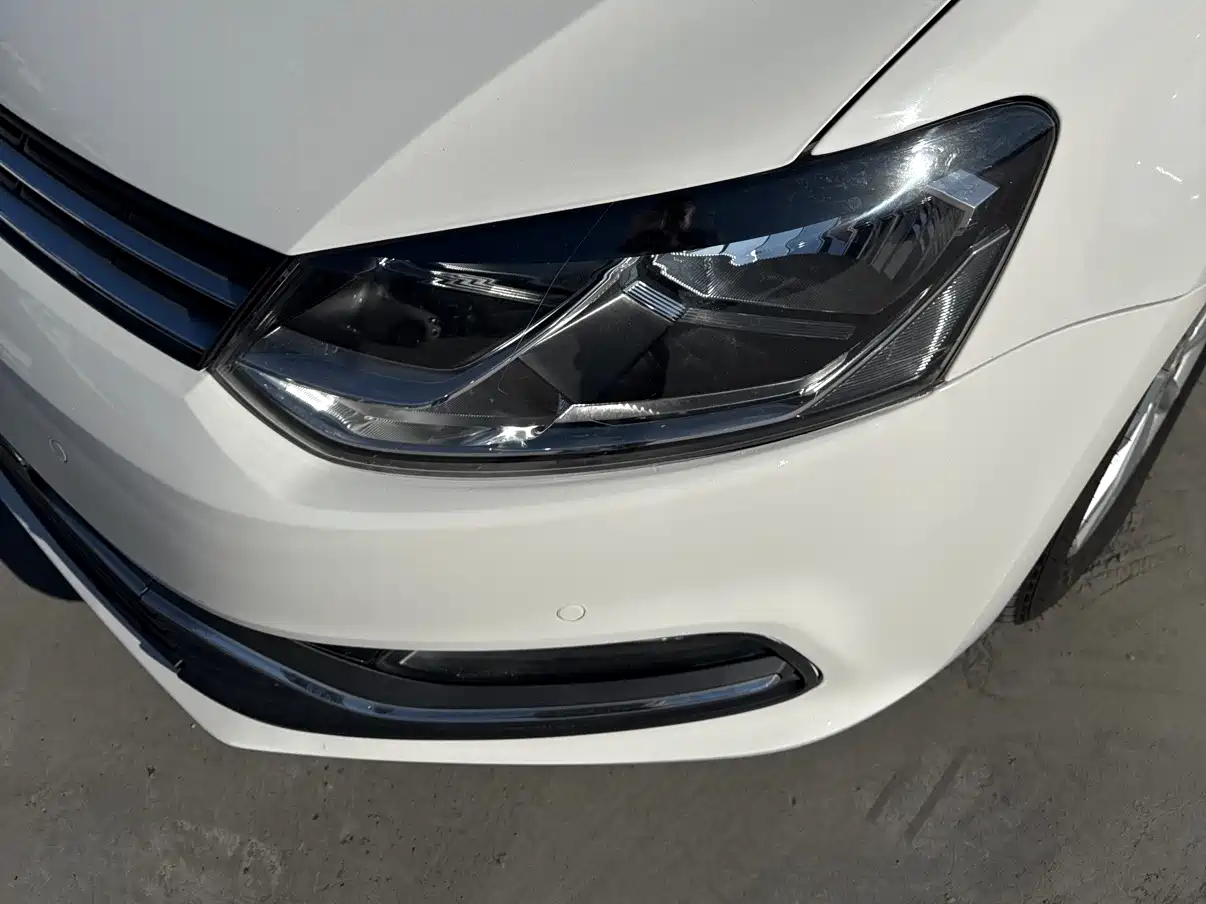 Volkswagen Polo 2016 1.6L Automatic Luxury фото 6