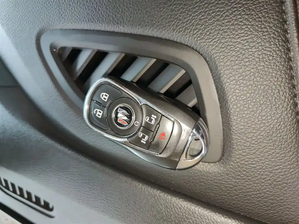 Фото 17 - Buick GL8