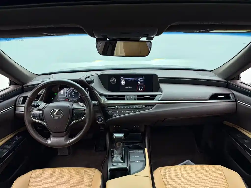 Lexus ES 2018 300h Excellence Edition China V фото 4