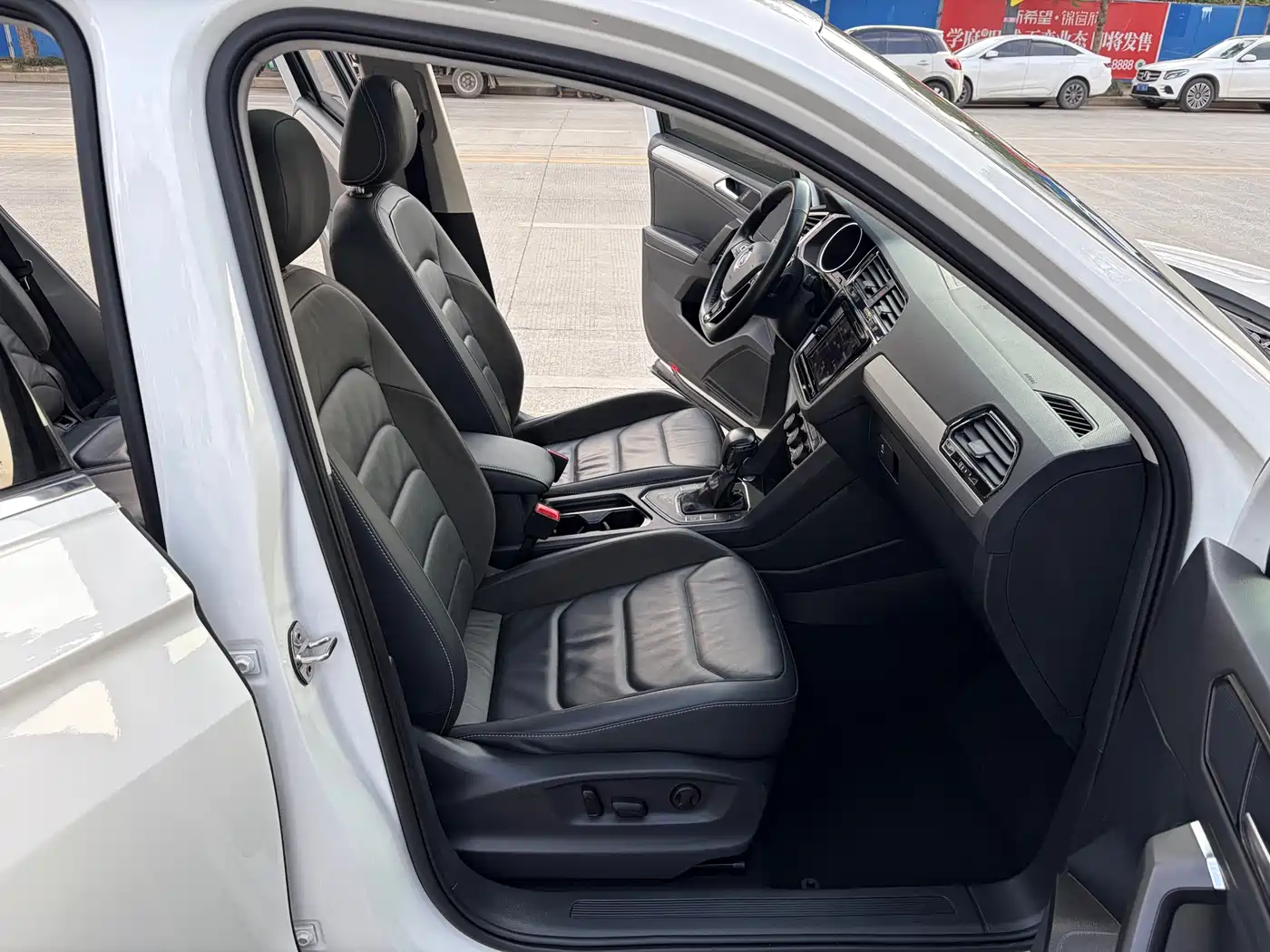 Volkswagen Tiguan L 2019 330TSI Automatic 2WD Panorama Comfort Edition China VI фото 11