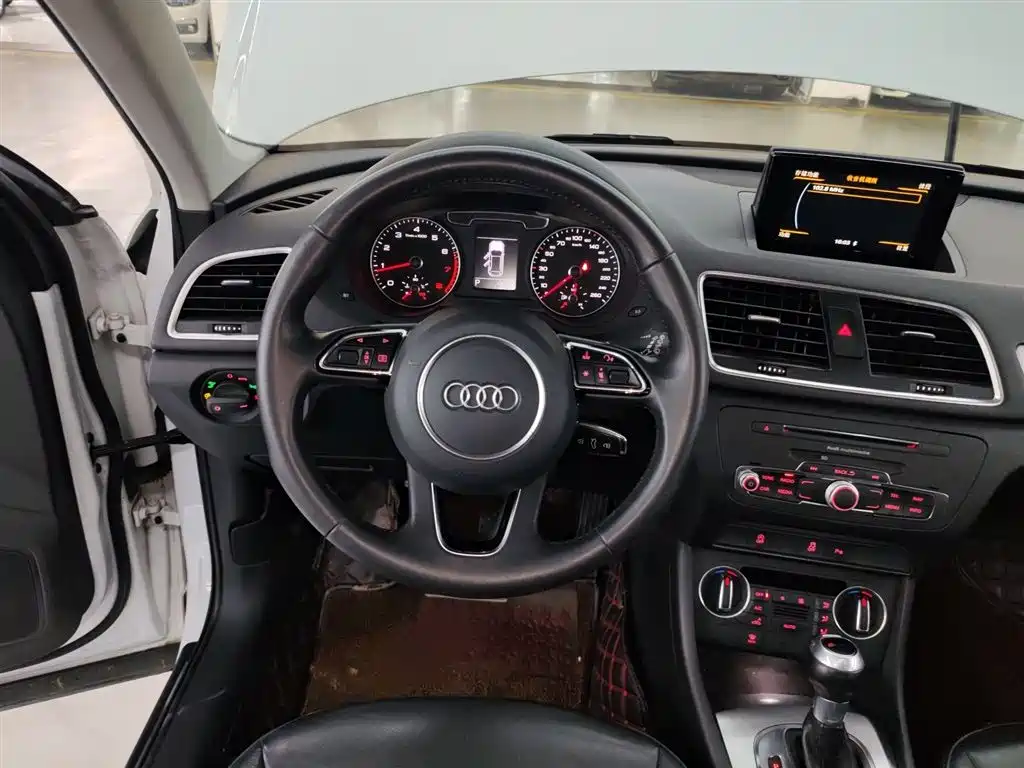 Audi Q3 2018 30th Anniversary Edition 35 TFSI Fashion фото 11