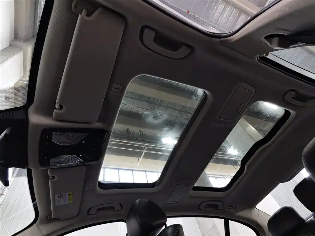 BMW 5 Series New Energy 2019 530Le Luxury Package фото 14