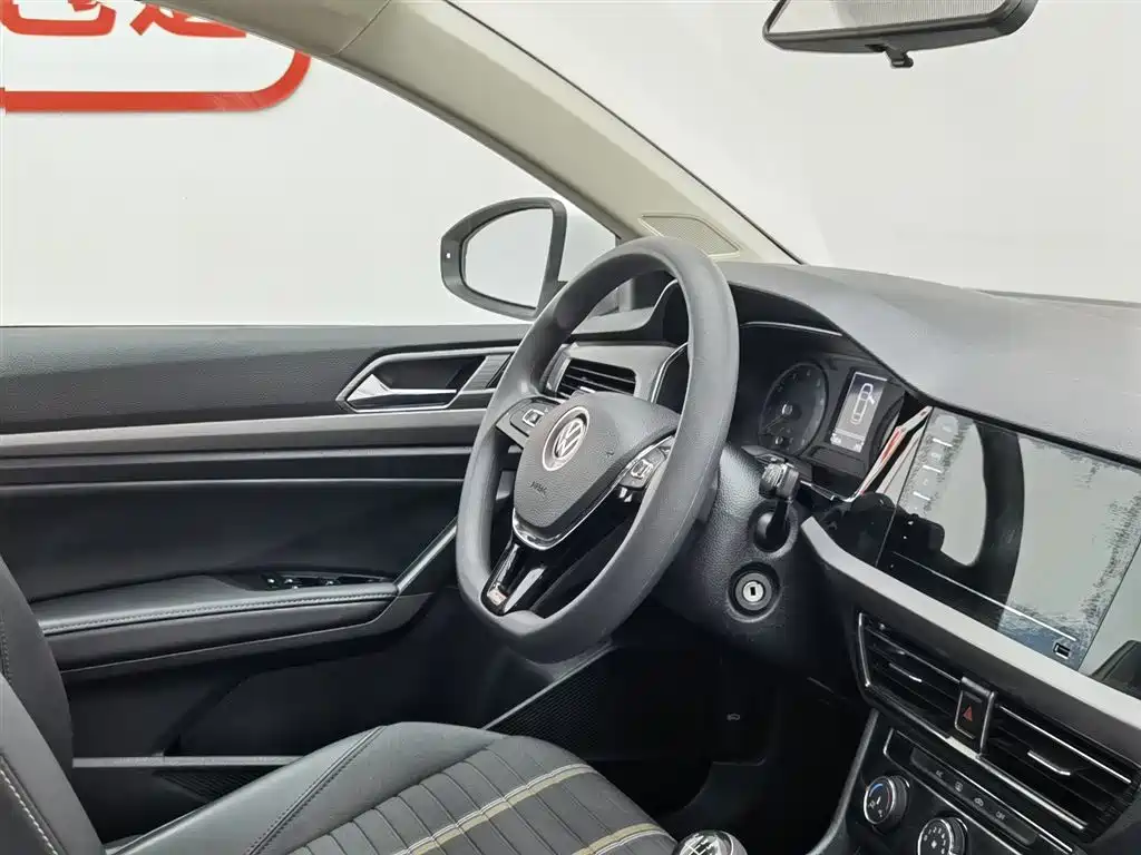 Volkswagen Lavida 2021 1.5L Manual Comfort Edition фото 22