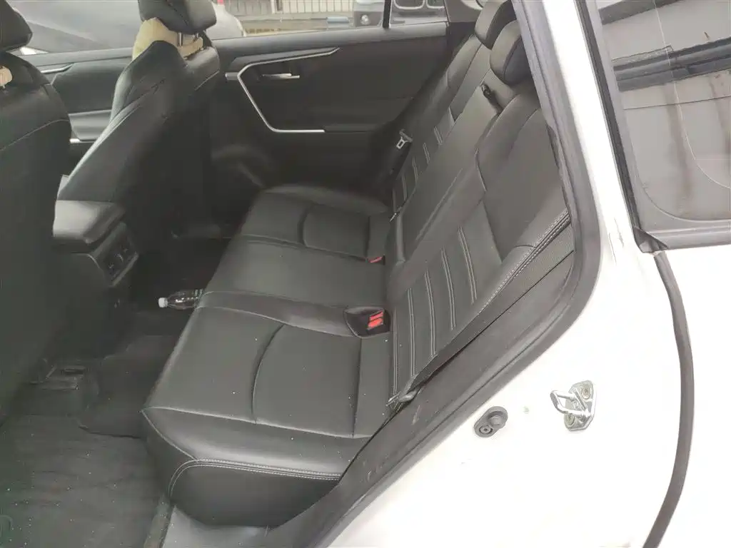 Toyota Wildlander 2020 2.0L CVT AWD Luxury Edition фото 13