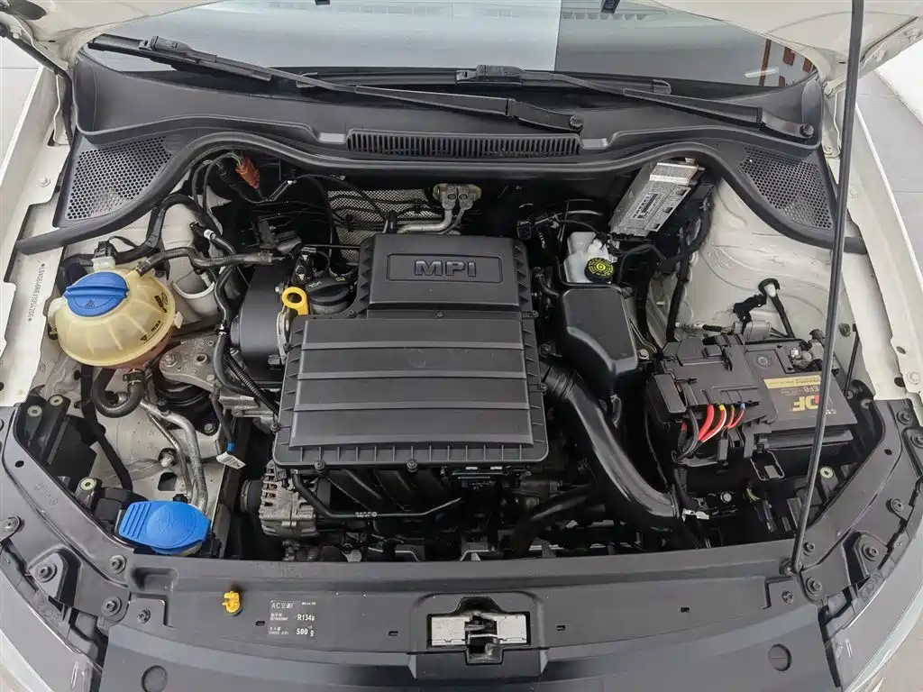Volkswagen Polo 2018 1.5L Manual Safe Drive фото 6