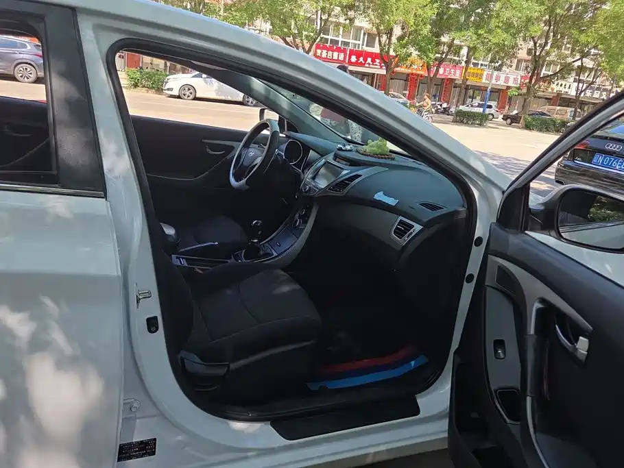 Hyundai Langdong 2017 2016 1.6L Manual Premium Edition