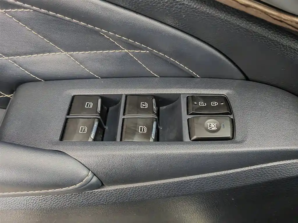 GAC Trumpchi Trumpchi M8 2018 320T Premium Edition фото 9