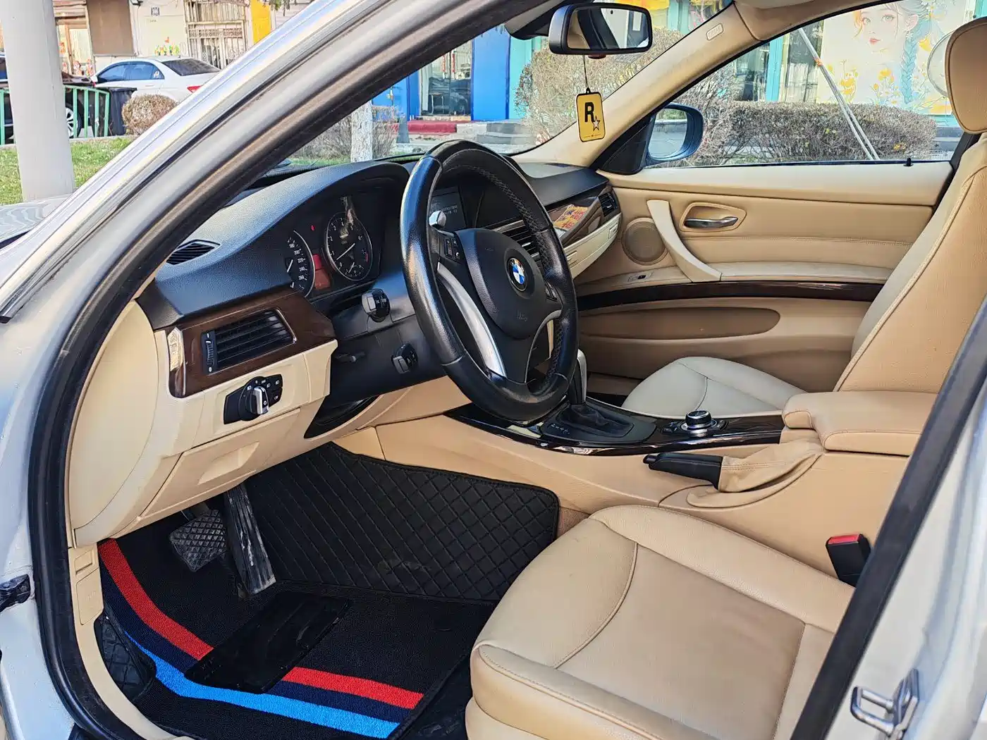 BMW 3 Series (Import) 2010 325i Luxury фото 8